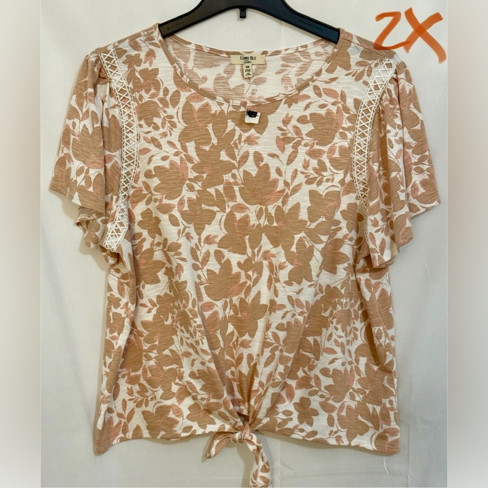 Casual Women's Floral Blouse with Lace Details